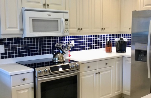 Park Shore House | Pool Home Lake View in Park Shore Naples, Walk to Beach & Waterside Shops