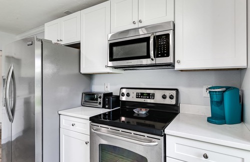 Boca Raton House | Pool Home W Beautiful Tiki Hut - 3 Bed 3 Bath. 1 mile from beach!