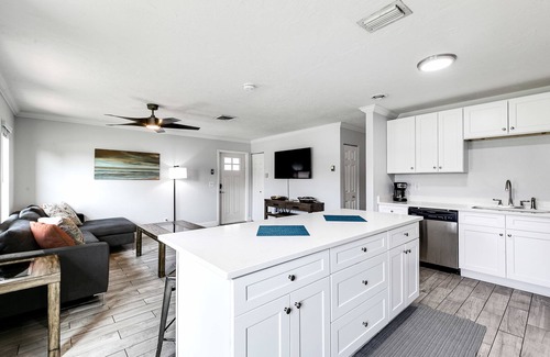 Boca Raton House | Pool Home W Beautiful Tiki Hut - 3 Bed 3 Bath. 1 mile from beach!
