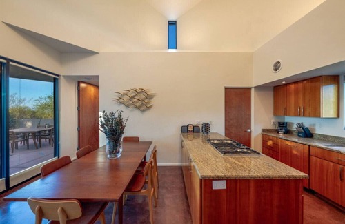 Tucson House | Pool & Hot Tub/3 BR/Stunning/Mountain Views