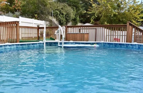 Kerrville Apartment | Pool & Hot Tub, 3BR Hill Country oasis, blocks away from quaint downtown Kerrvil