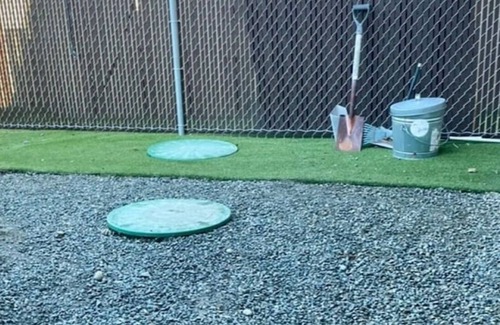 Clinton Apartment | Pool & Hot Tub I Beachfront I Dogs OK I 2 Kayaks