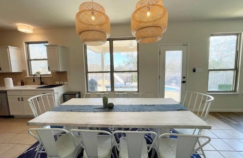 Pflugerville House | Pool/hot tub LUXE HUGE 4Rrms 10Beds Game rm near Kalahari!