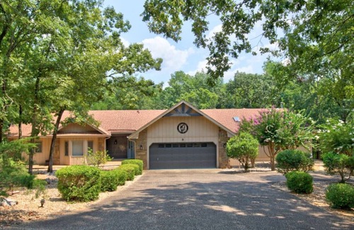 Hot Springs Village House | Pool House on Ponce De Leon