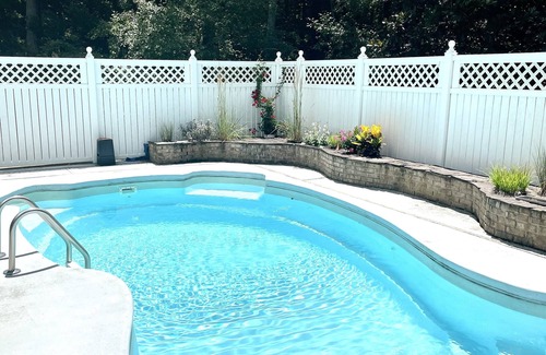 Raleigh House | Pool House; Studio, 20 mins to DT Raleigh