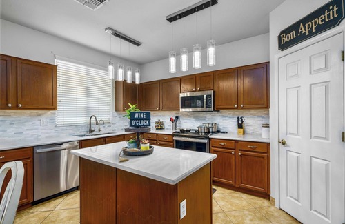 Peoria House | POOL, King Bed, Grill, Pool Table