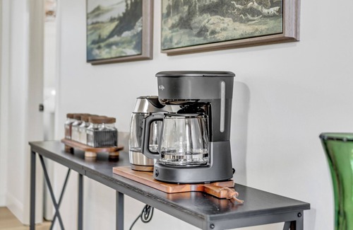 Murfreesboro House | Pool, King size bed, quiet cul-de-sac. Welcome home!