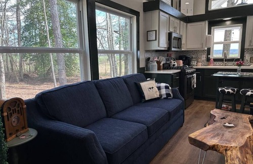 Mentone Apartment | Pool l Mountain VIEWS - Happy Cow Cottage
