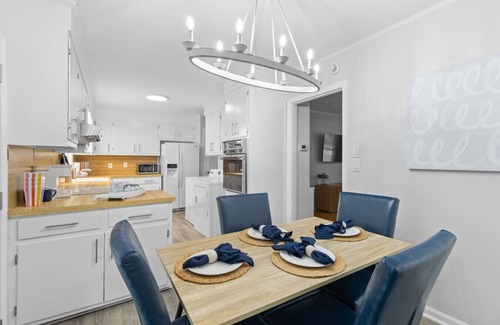 North Charleston House | Pool | Mini Golf | Near Airport, Downtown, & Beach