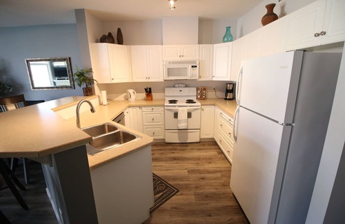 North End Condo | Pool & Mountain Views with mid morning to late afternoon sunshine