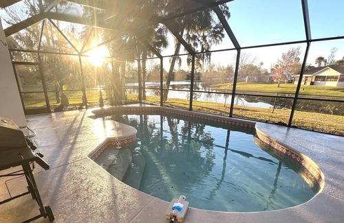 Port Orange House | Pool | New Kitchen | Peloton | 10 mins to Beach | 9 miles to Racetrack