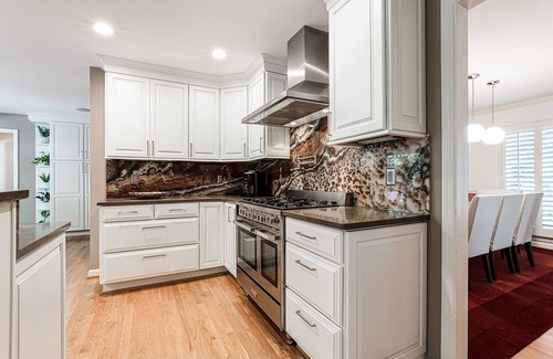 Sandy Springs House | Pool oasis in Atlanta/Sandy Springs 4 bed jacuzzi
