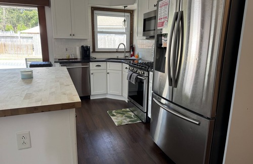 Huron House | POOL OPEN! 15 Minutes to Cedar Point