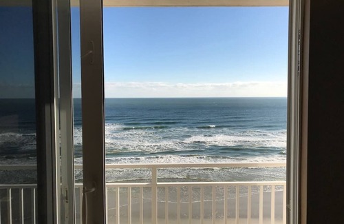 Daytona Beach Condo | Pool Open -Amazing Oceanfront 3 bed 3 bath Condo