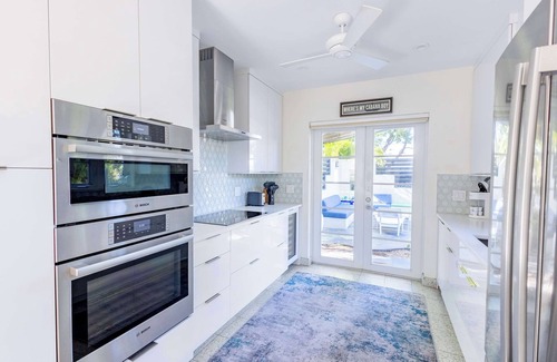New Town House | Pool & Parking, & Pet Friendly - Hidden Oasis