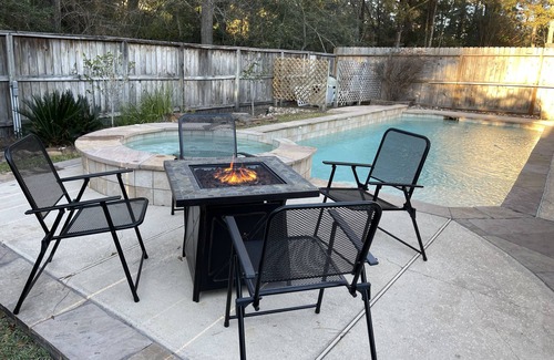 Alden Bridge House | Pool & spa in The Woodlands. Available now!