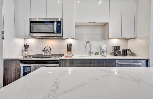 Garden Hills Apartment | Pool,Spa&Sauna | Midtown Luxury 2BR w/24hr Gym Access