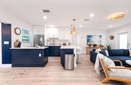 Boynton Beach House | Pool, Spa, Swingset 10 min to Atlantic Ave!