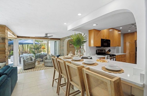 Palm Beach Shores House | Pool/Spa & Walk to the Beach Ping Pong Billiards