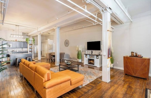 Detroit Apartment | Pool Table Loft Downtown