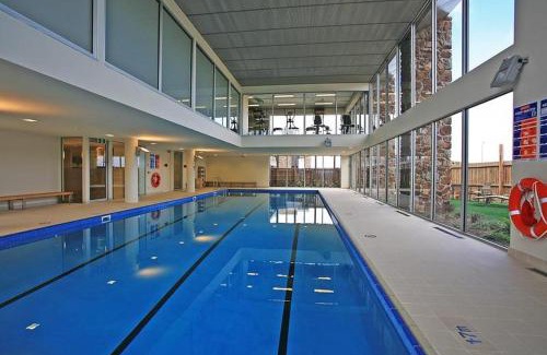 Torquay Apartment | Pool View Hotel Room