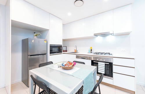 Newstead Apartment | Pool View Urban Oasis 2Bed Apt/Top Suburb/Parking