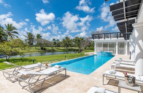 Bavaro Villa | Pool View Villa with Jacuzzi & Chef at Cocotal Golf & Country Club