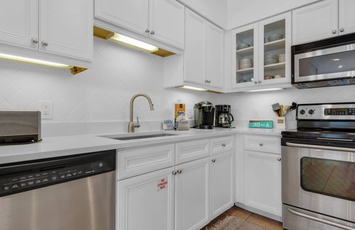 SeaNest Village Condo | Pool Views, Minutes to Beach, Ground Floor Unit + Free Attraction Tickets!