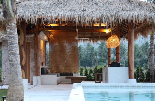 Sam Roi Yot Villa | Pool villa nestled between the beach and mountains