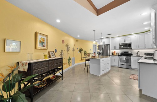 Trafalgar House | Pool Villa on Picturesque Golf Course