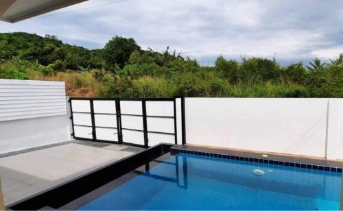 Sattahip Villa | Pool Villa Sattahip White House