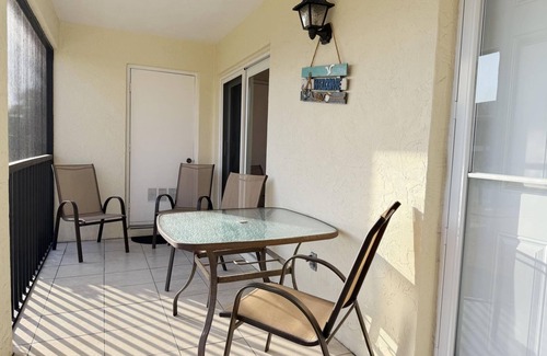Englewood South Condo | Poolside 2BR – Boca to Manasota in Minutes