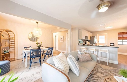 Sunset House | Poolside | 3BR | Pool | Sun Loungers
