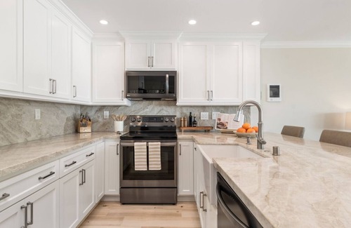Solana Beach Condo | Poolside and Beachfront Remodeled Close to Everything!
