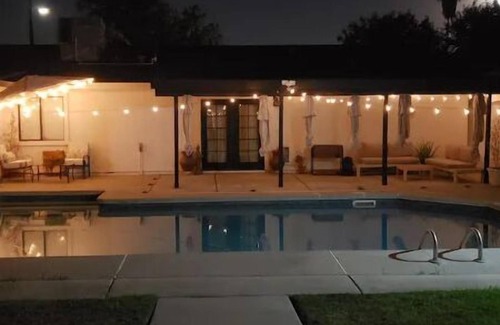 Visalia House | Poolside Casita