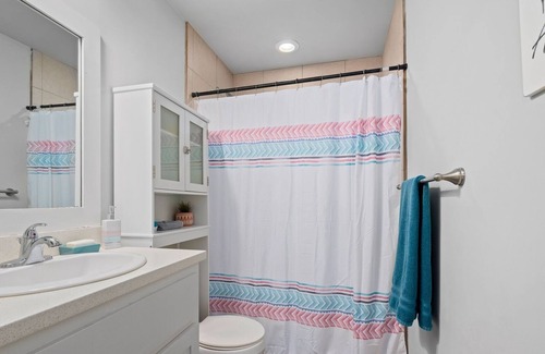 Rockport Cottage | Poolside Coastal Cabana