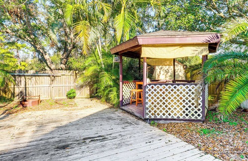 Florida Ridge House | Poolside Oasis: 3 Mi to McKee Botanical Garden