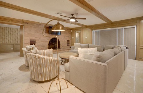Braeswood Place House | Poolside Oasis Near Medical Center and NRG Stadium!