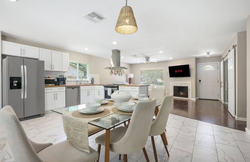 Leon Valley House | Poolside Oasis near Sea World and Medical Center