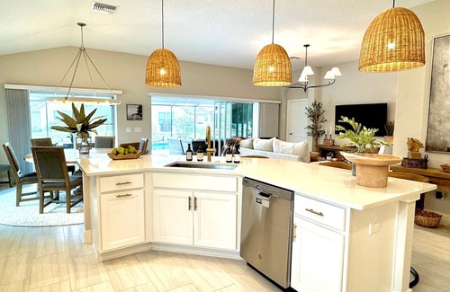 Wildwood House | Poolside Palms–Modern Luxury Retreat with Private Resort-Style Pool and Electric 4-seater Golf Cart