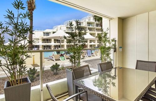 Ettalong Beach House | POOLSIDE PARADISE ETTALONG BEACH RESORT