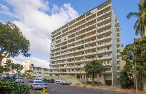 Waikiki Apartment | Poolside Waikiki Retreat w/AC, surfboard storage, walking distance to beach!