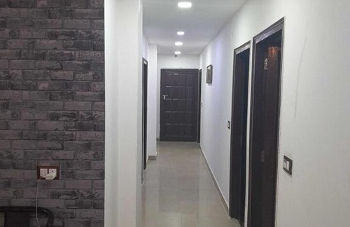 New Delhi Hotel | POP Hotel Manat Near DLF Avenue Saket