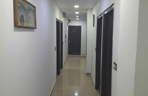 New Delhi Hotel | POP Hotel Manat Near DLF Avenue Saket