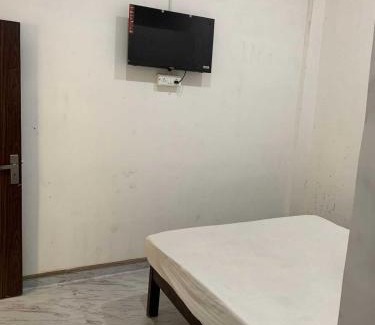 Meerut Hotel | POP Hotel Royal Palace