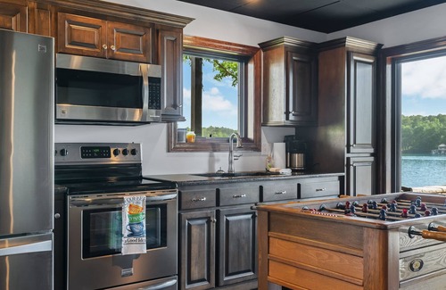 Arley House | Pop's Place: 5 BR, 3 BA in Arley, Sleeps 13