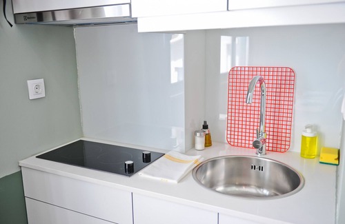 Santo Antonio Apartment | Pop the cork in Lisbon by Misha's Place (5B)