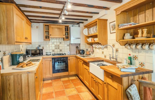 Mangotsfield House | Poplar Cottage - Historic Barn in Dumbleton
