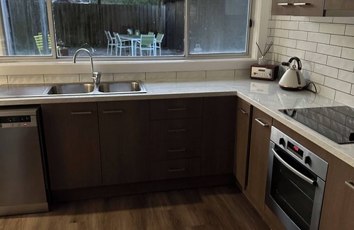 Sandy Point House | Poplar cottage Sandy point , 3 bedroom , 4 min walk to beach