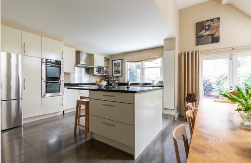 Addison Apartment | Poplar Grove II by onefinestay